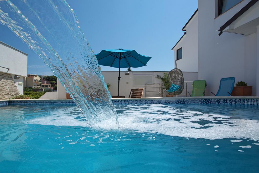 Apartment Villa Holiday II พูลา ห้อง รูปภาพ